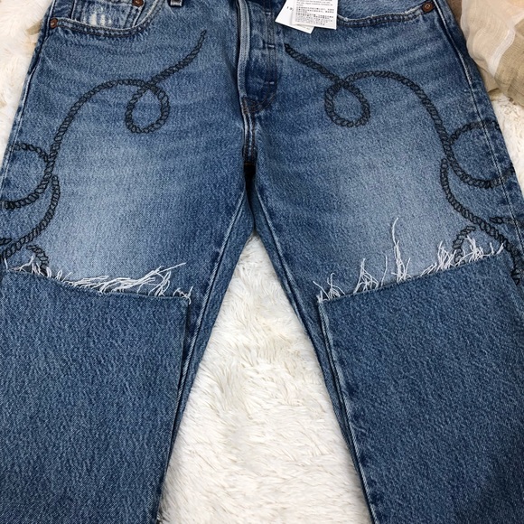 sold // NWT levi’s 501 rare distressed crop jeans - Picture 4 of 8